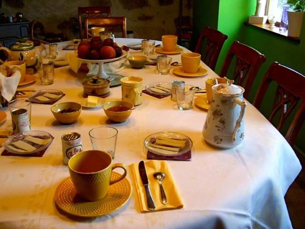 La Ferme De La Source Bed & Breakfast Bully  0*, Bully (Loire)