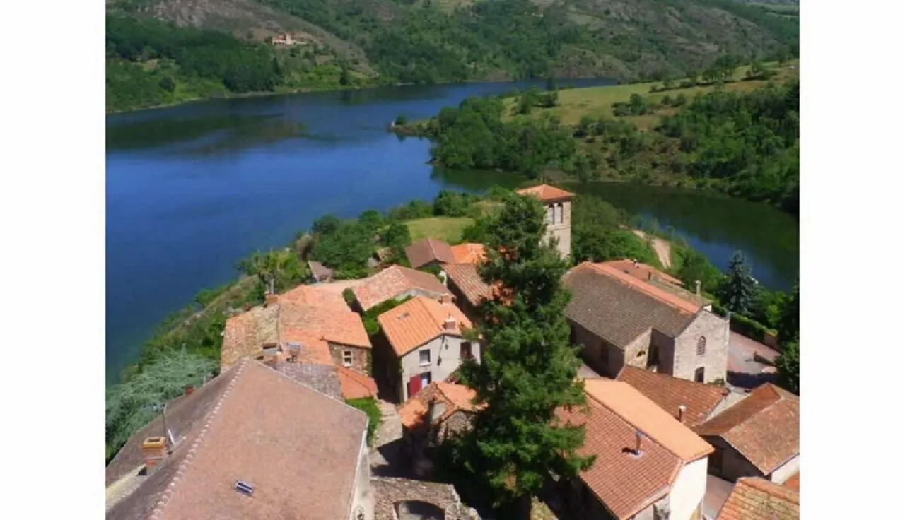 La Ferme De La Source Bed & Breakfast Bully